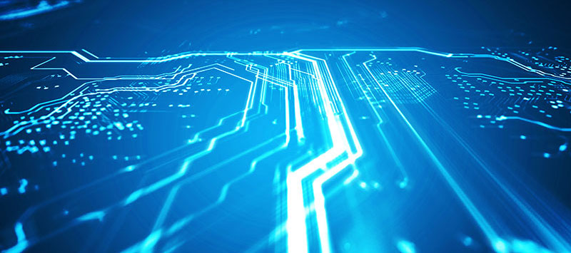 新能源高壓線束是指用于傳輸高壓電力和信號(hào)的電線束，通常用于電動(dòng)汽車、混合動(dòng)力汽車和其他新能源設(shè)備中。與傳統(tǒng)汽車相比，新能源車輛使用更高電壓的電力系統(tǒng)，因此需要使用高壓線束來傳輸電能。